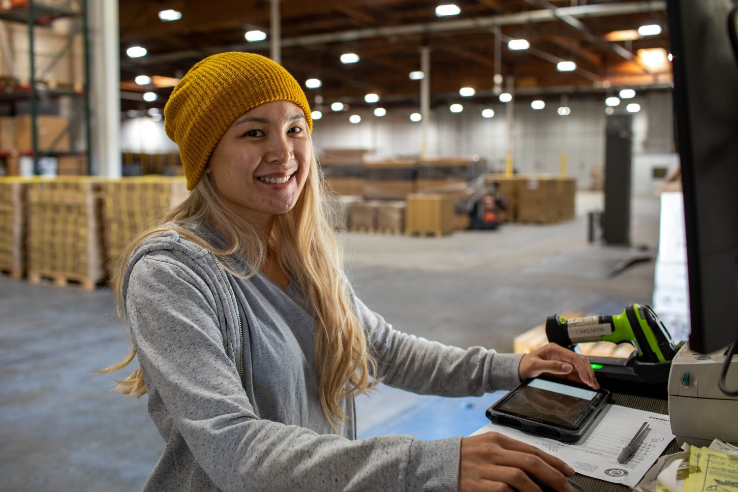 Large-Warehouse-Workers