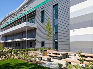 Outside amenity space at Hemel Hempstead DC10